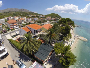  Apartments & Rooms Baltazar  Подстрана